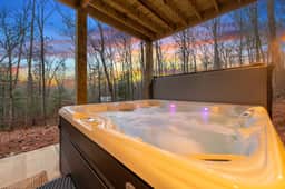 After a long day of hiking or shopping around town, nothing beats a soak in this premium 7 person Caldera hot tub!  With so many jets and ambient lighting, you will never want to get out!